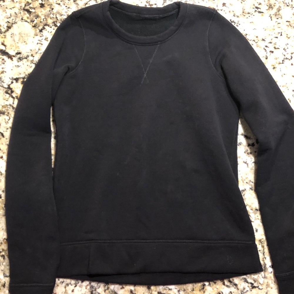 Lululemon size 2 black sweat shirt